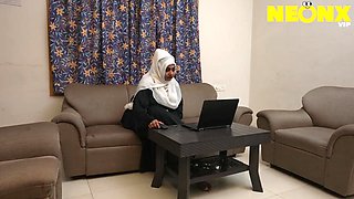 Hijab Muslim MILF Hot Video