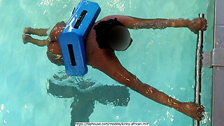 Flashing in the Second Hand Shop 01 & Learning to Swim, Lesson 02