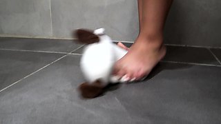 i piss on crushing things