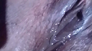Negona gostosa masturbates enjoying
