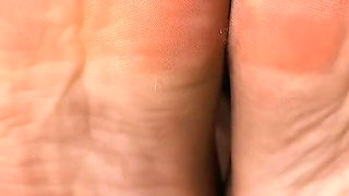Nylon Feet