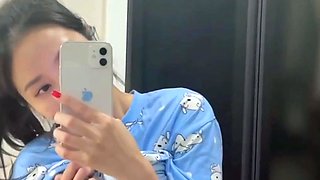Korean Girl Show Her Tits