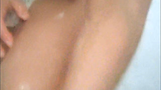 MATURE TURKISH WOMAN TURNED IN THE BATHROOM