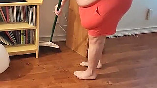 Big Belly Beauty Nurse Vick Cleans up Messy Floor