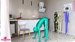 Naked Contortion in Zentai