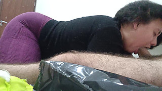 GYM BLOWJOB, SHE ARRIVES THIRSTY FOR A WET BLOWJOB