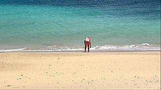 Naked Beach MILF Helps a Jerking Stranger - Cum on Her Ass