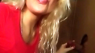 Hot MILF Gloryhole