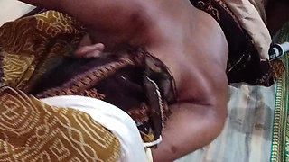 House wife fun with boyfriend Rs 500 wali maid