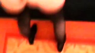 Deutsche Blondine schluckt Sperma