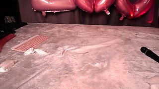 Big boob brunette masturbates on webcam