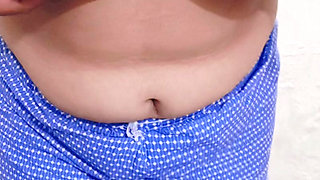 Pakistani hot model Zara khan showimg her big watermelon