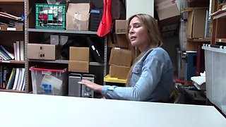 Blonde MILF with natural tits and long hair gives Ryan a mind-blowing BJ