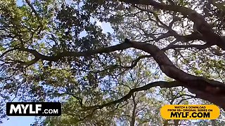 Fit cougar with thick figure Kiki Klout gets shot of protein after perspiring hardcore exercise - mylf