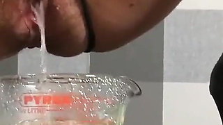 Mmm, so Much of My Yellow Juice - Pissing Hairy Pussy