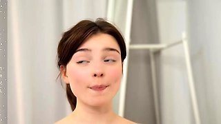 Big boob brunette masturbates on webcam