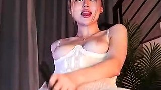 Close up with lesbo getting cunt toyed