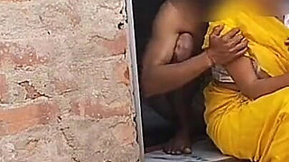 Indian Housewife Outdoor Fucking with Neighbour Brother in Law
