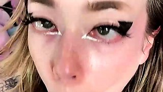 Masturbating loving babe solo toy plays with enthusiasm