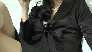 You're Fucking My Sandal During My Smoke Break! Lady Victoria Valente