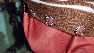 Desi aunty today night sex - The village Bhabhi woke up at midnight today and went behind house and had sex with the neighbour.