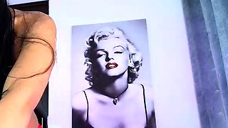 Hot brunette close up pussy masturbation on cam