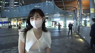 美形お姉さんがオマンコ愛撫とクンニでウットリして無心でフェラ