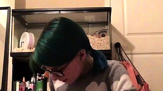 Hot amateur webcam teen masturbates for their fans