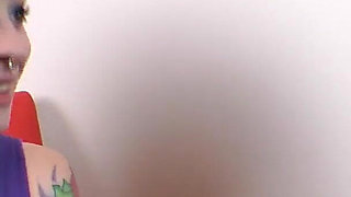 Hot Kisses Lesbian MILF Latina Vs Young