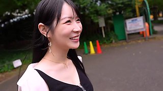 MFCW-068　美々しく絶倫なファム・ファタル系人妻！破壊力MAXのドカエロ下着で不倫相手と密会→隙のない極上BODYを武器に徹底搾精！