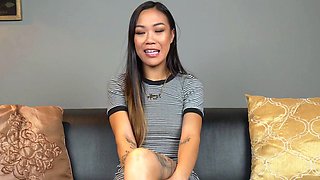 Minnie Scarlet's Female JOI with Orgasm