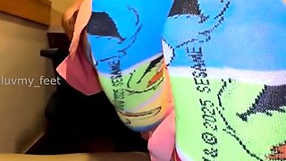 Flexible foot fetish masturbating with feet and hands