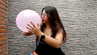 Melu World Races Glasses Bunny in Blowjob to Pop