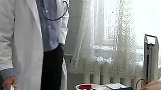 Linda Murray a Brunette Slut Has Her Ass and Pussy Stretched by a Huge Cock and Fucked in the Ass