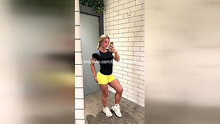Fitness Babe Leaking Pussy in Instagram Accident