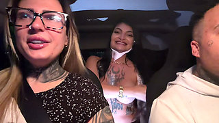 Frenstista Accepted to Give Her Pussy and Got Into the Car When She Took off Her Blouse We Were Surprised and When She Put Her T