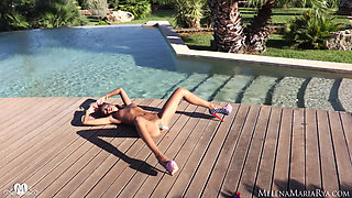Usa Bikini Perfect Masturbation