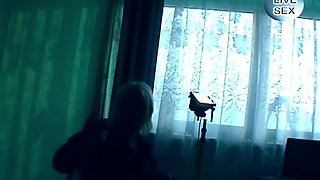 Blonde Fingers Her Soaked Pussy Live