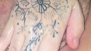 Jade Fisting Her Hairy MILF Pussy