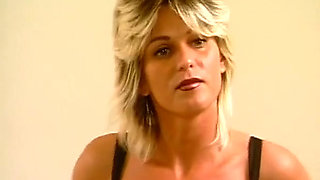 Amateur Blonde Babe Showing Her Perfect Body on Camera