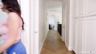 Astonishing busty babe London River gives a hot treatment for her gf