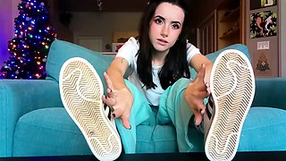 Maitresse Madelines solo foot fetish POV