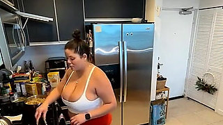 Live Stream with Dani Valentina