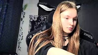 Amateur Webcam Chick Masturbates On Webcam More at