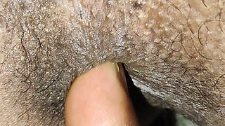 Desi BB ki bad tits look at the ass and press it.