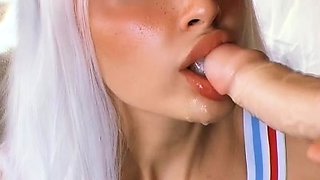 Hot amateur blonde pregnant toying her pussy solo