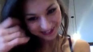 Brunette Couch Webcam Solo Fun Masturbating