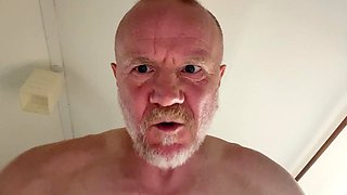 Muscular Daddy unleashes dirty talk close-up pounding tight hole with grunts and spraying thick cumshot in raw