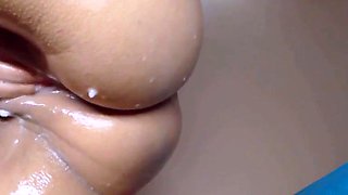 Creamy Pussy Squirts on Webcam