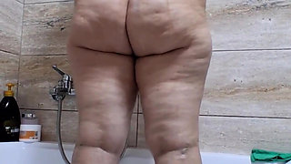 Big Ass Wife Taking a Shower